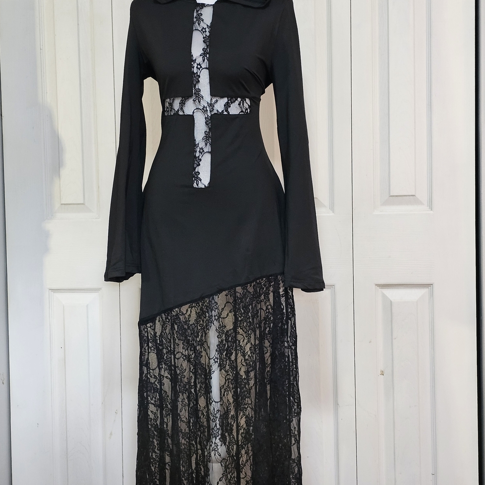 ​🖤 Goth Cross Lace Maxi Dress 🖤 - Picture 3 of 9